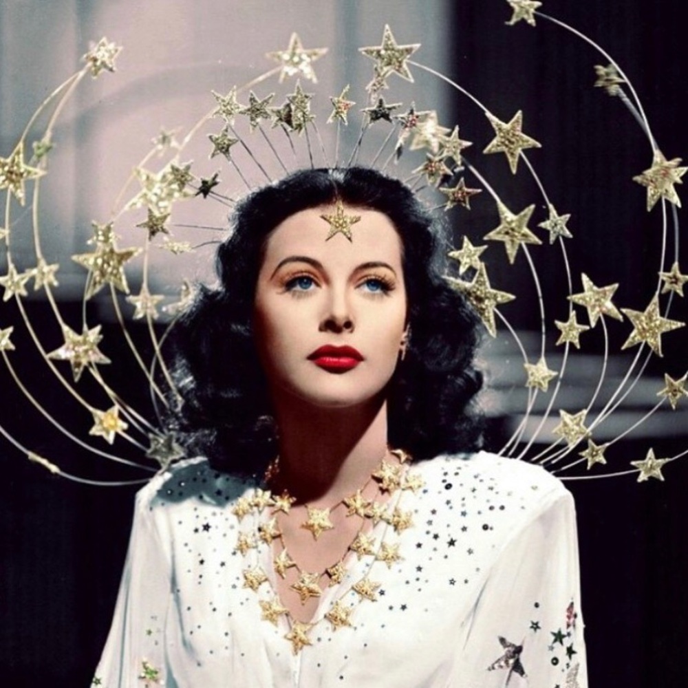 Meet your Posh Priestess, Alexandra ⚡️